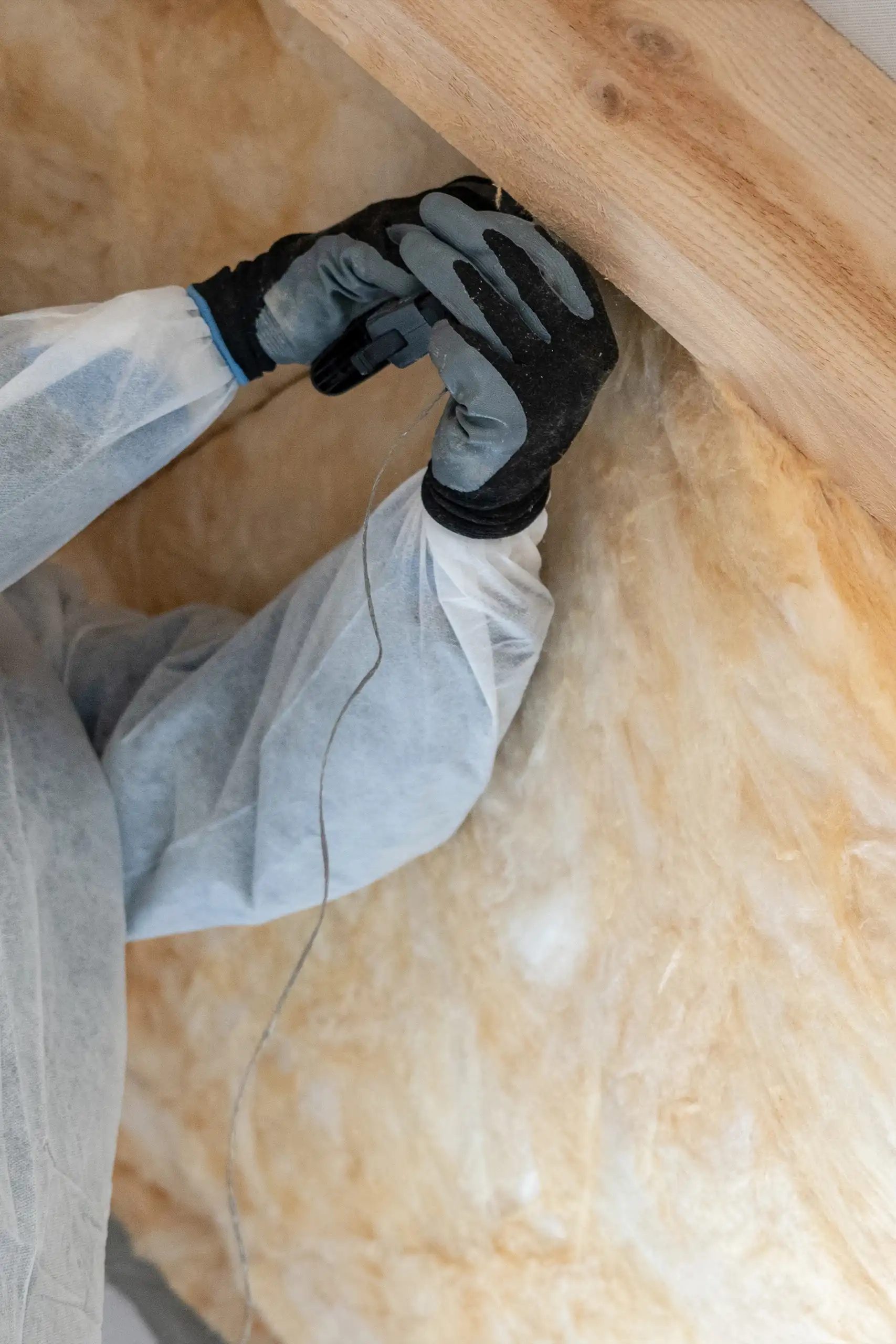 SRI Energy Installing Batt Insulation